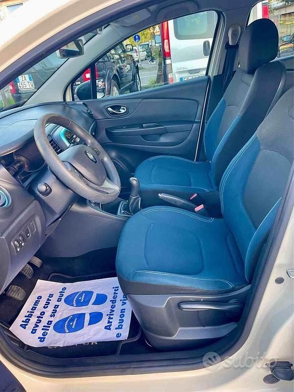 Usata Renault Captur 90 CV (66 kW) 2017 Beige SUV