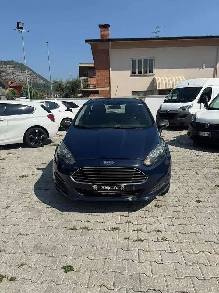 Usata Ford Fiesta Business Edition 97 CV (71 kW) 2013 Blu Utilitaria