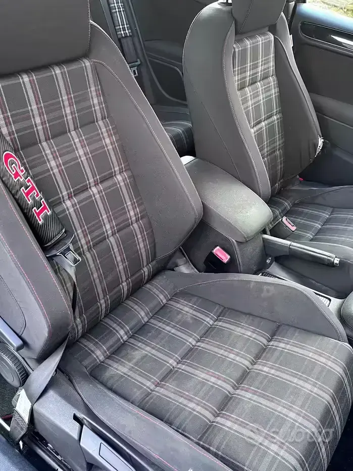Usado VW Golf VI GTI 210 CV (154 kW) 2011 Negro Utilitario