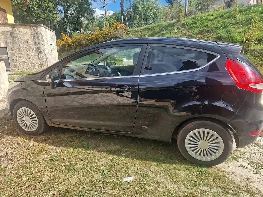 Usata Ford Fiesta Titanium 75 CV (55 kW) 2009 Nero Berlina
