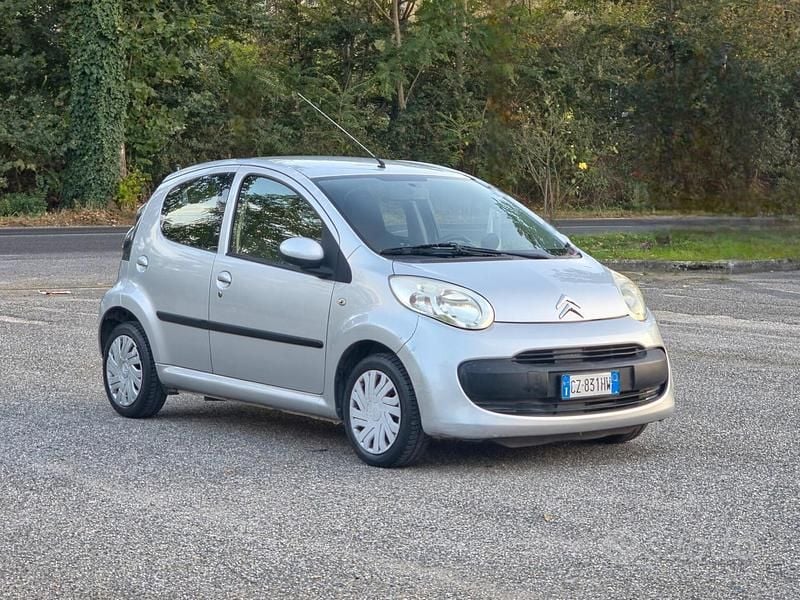 Argento Usata 2006 Citroën C1 Due volumi | 4900 € (Buon prezzo) - Immagine 1/4