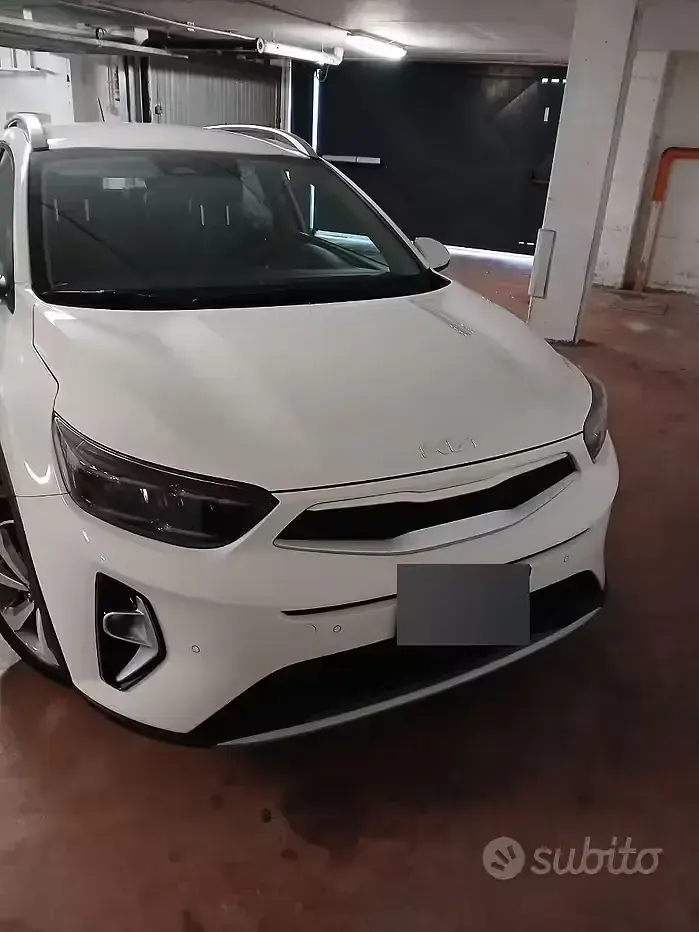 Usata Kia Stonic 84 CV (61 kW) 2023 Bianco SUV