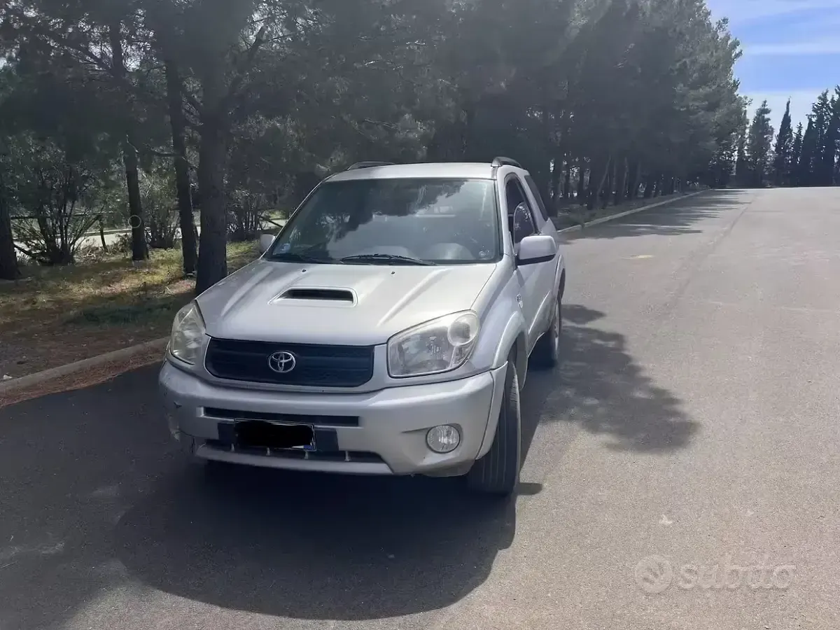 Usata Toyota RAV4 Sol 116 CV (85 kW) 2004 Grigio SUV
