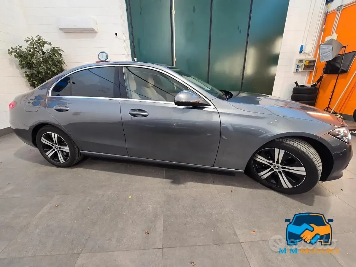 Usata Mercedes C220 200 CV (147 kW) 2022 Grigio Berlina