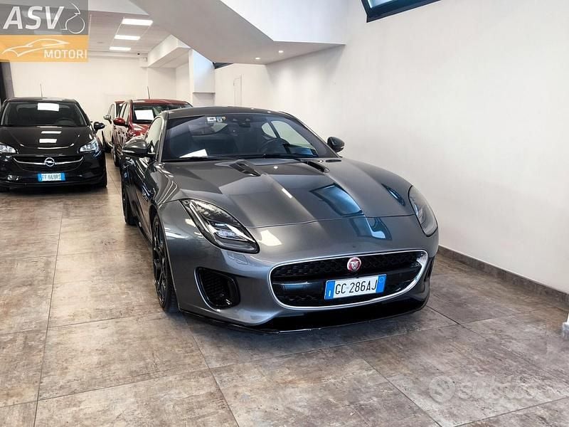 Usata Jaguar F-Type R-Dynamic 300 CV (220 kW) 2018 Grigio Coupé