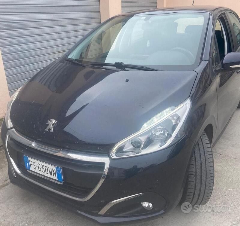 Usata Peugeot 208 102 CV (75 kW) 2018 Blu Utilitaria