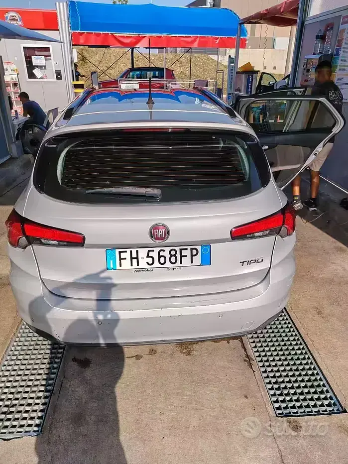 Usata Fiat Tipo Lounge 120 CV (88 kW) 2017 Grigio Station wagon