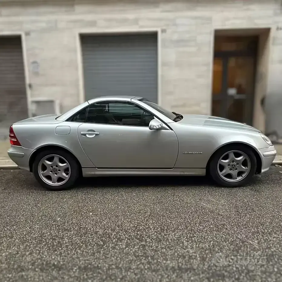 Usata Mercedes SLK200 163 CV (119 kW) 2001 Grigio Cabrio