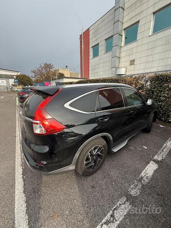 Usata Honda CR-V Elegance 120 CV (88 kW) 2017 Nero SUV