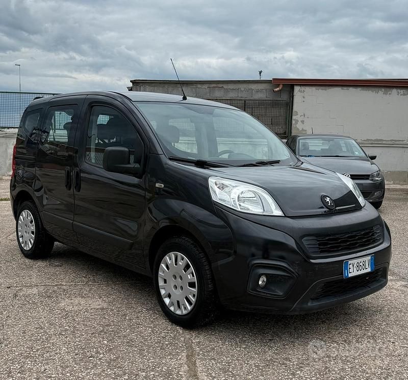Usata Peugeot Bipper 75 CV (55 kW) 2015 Monovolume