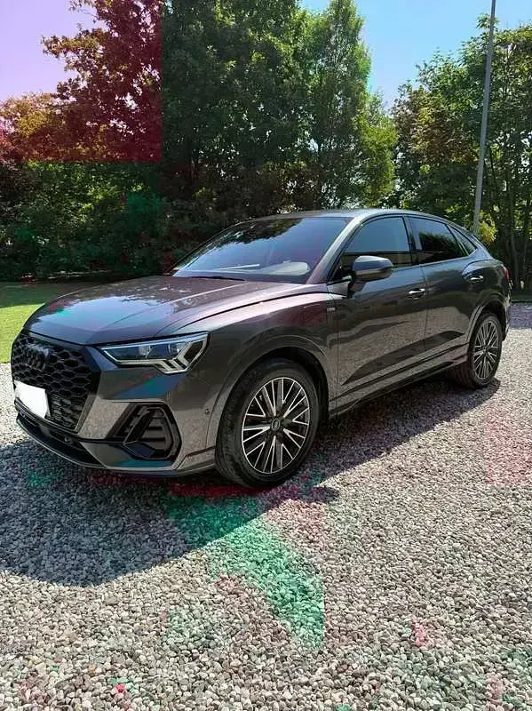 Usata Audi Q3 Sportback S-Line 150 CV (110 kW) 2021 Grigio SUV
