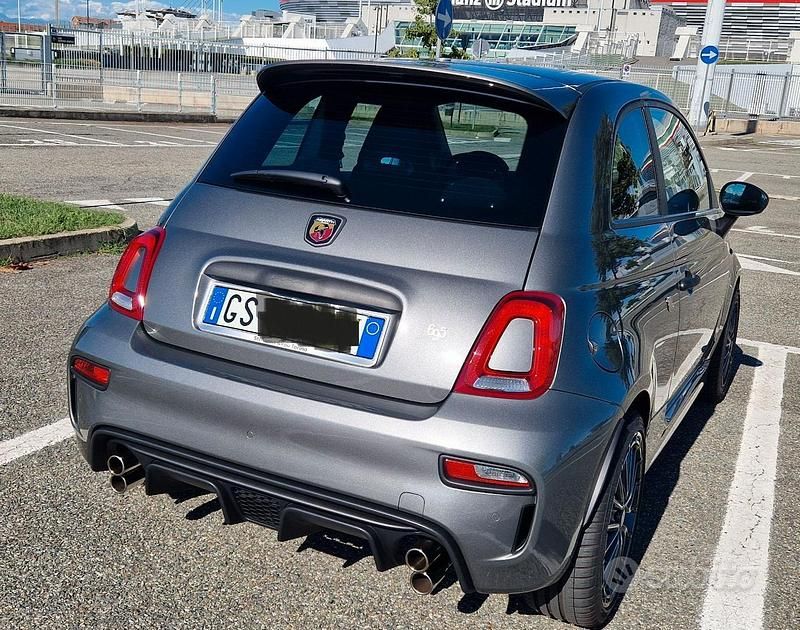 Usata Abarth 695 180 CV (132 kW) 2024 Grigio Utilitaria
