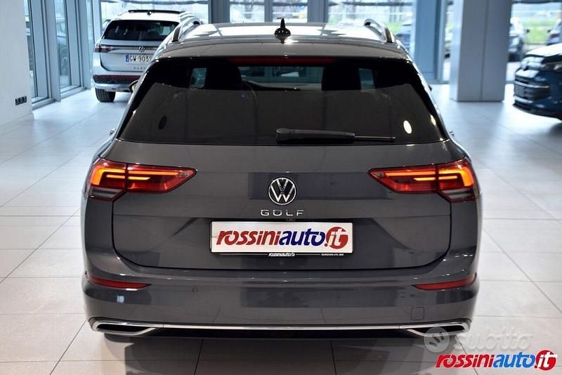 Usata VW Golf VIII Style 116 CV (85 kW) 2022 Grigio Station wagon
