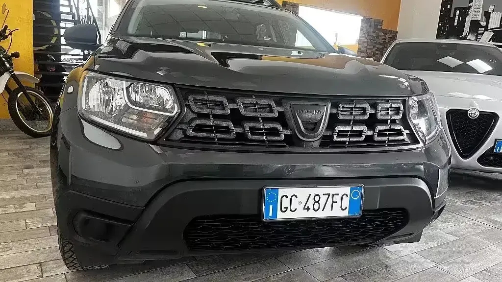 Usata Dacia Duster Essentiel 101 CV (74 kW) 2020 Grigio SUV