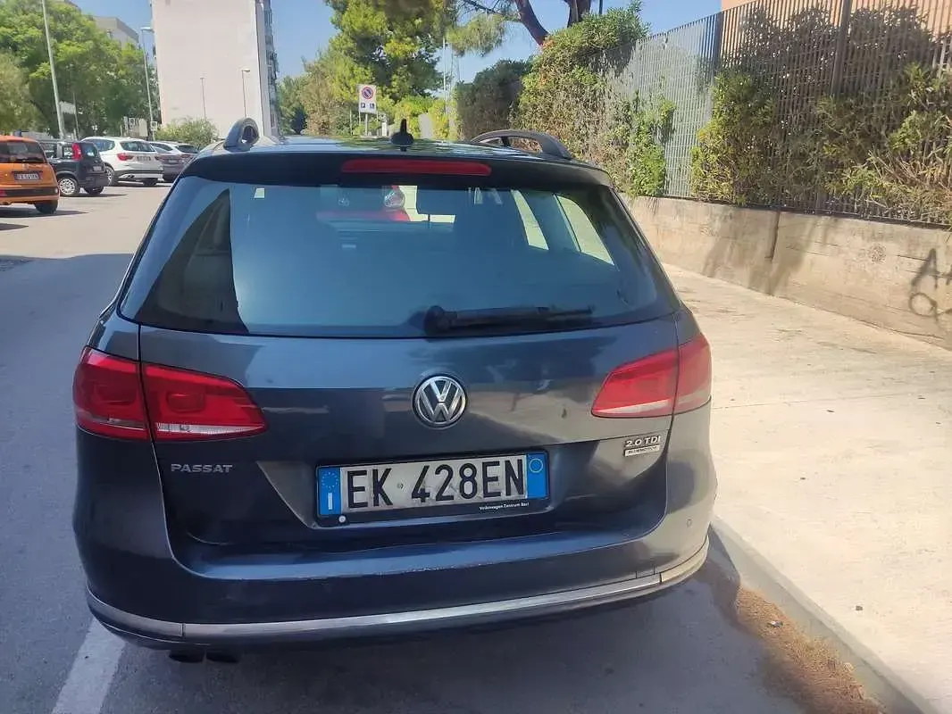 Usata VW Passat Comfortline 150 CV (110 kW) 2011 Berlina