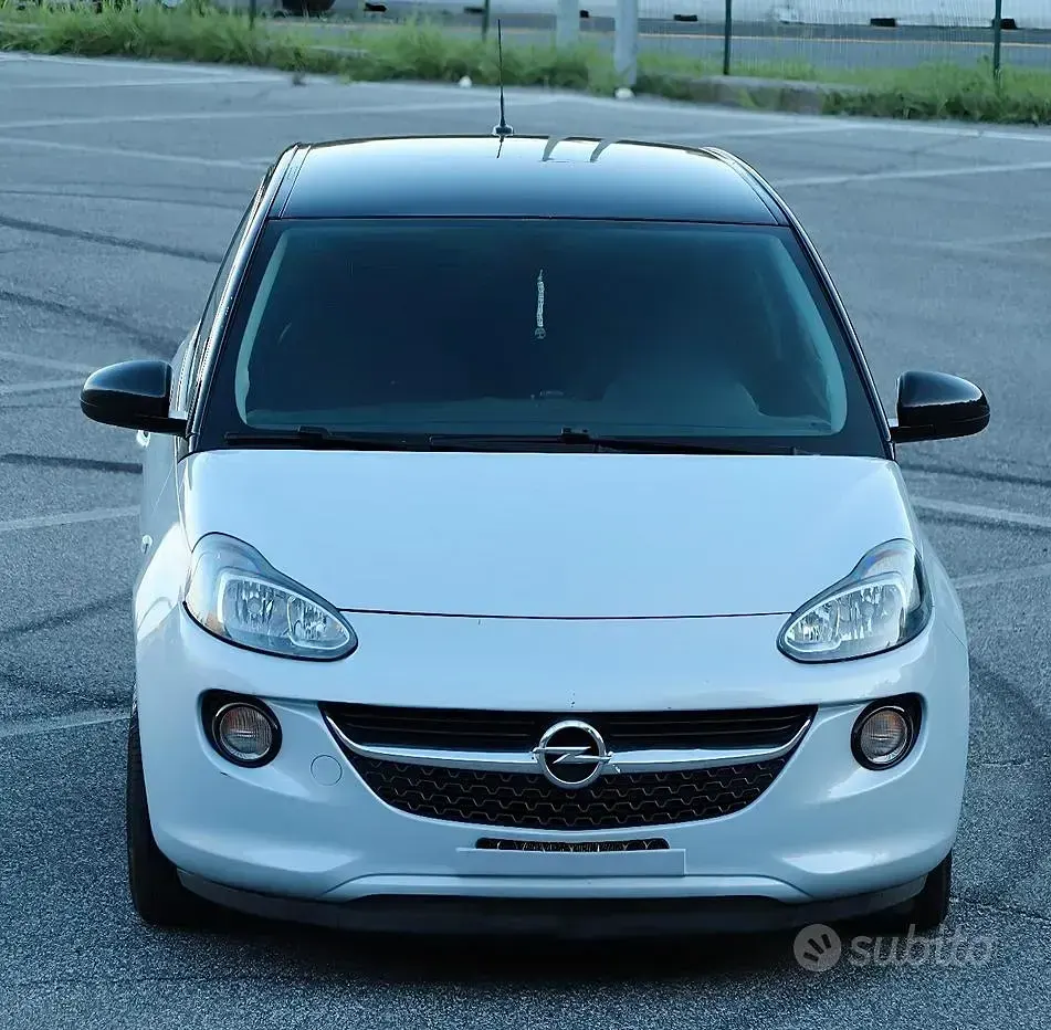 Usata Opel Adam 87 CV (63 kW) 2013 Utilitaria