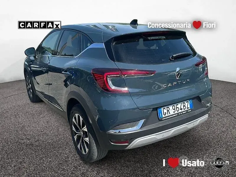 Usata Renault Captur Techno 101 CV (74 kW) 2023 Blu SUV