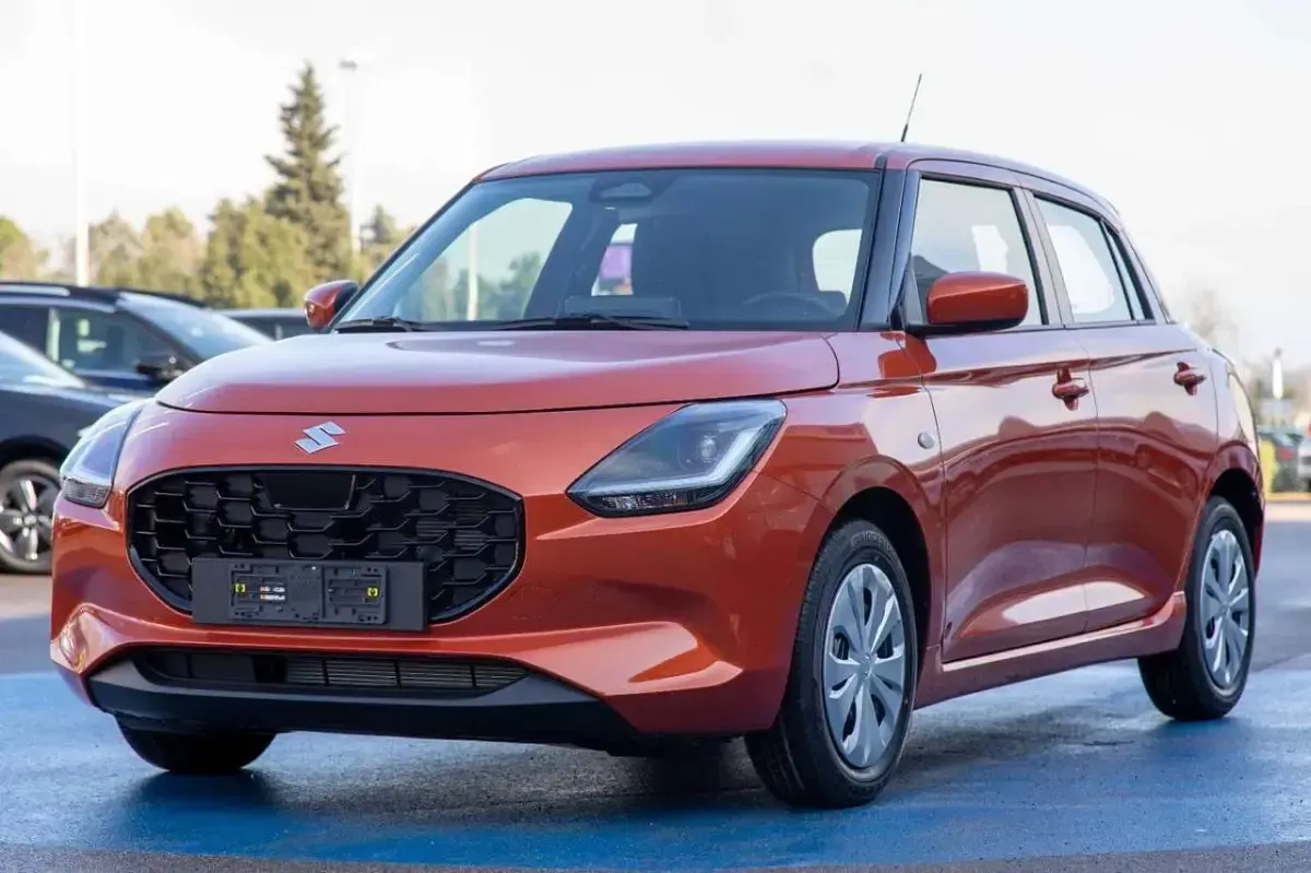Nuova Suzuki Swift 82 CV (60 kW) 2026 Arancione Utilitaria