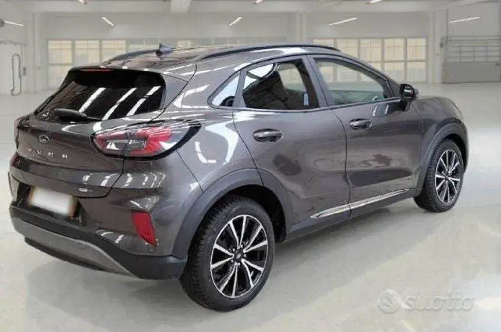 Usata Ford Puma Titanium 125 CV (91 kW) 2020 Grigio SUV