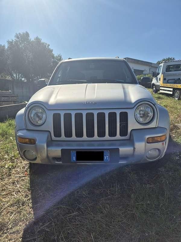 Argento Usata 2002 Jeep Cherokee Limited SUV | 3399 € (Buon prezzo) - Immagine 1/4