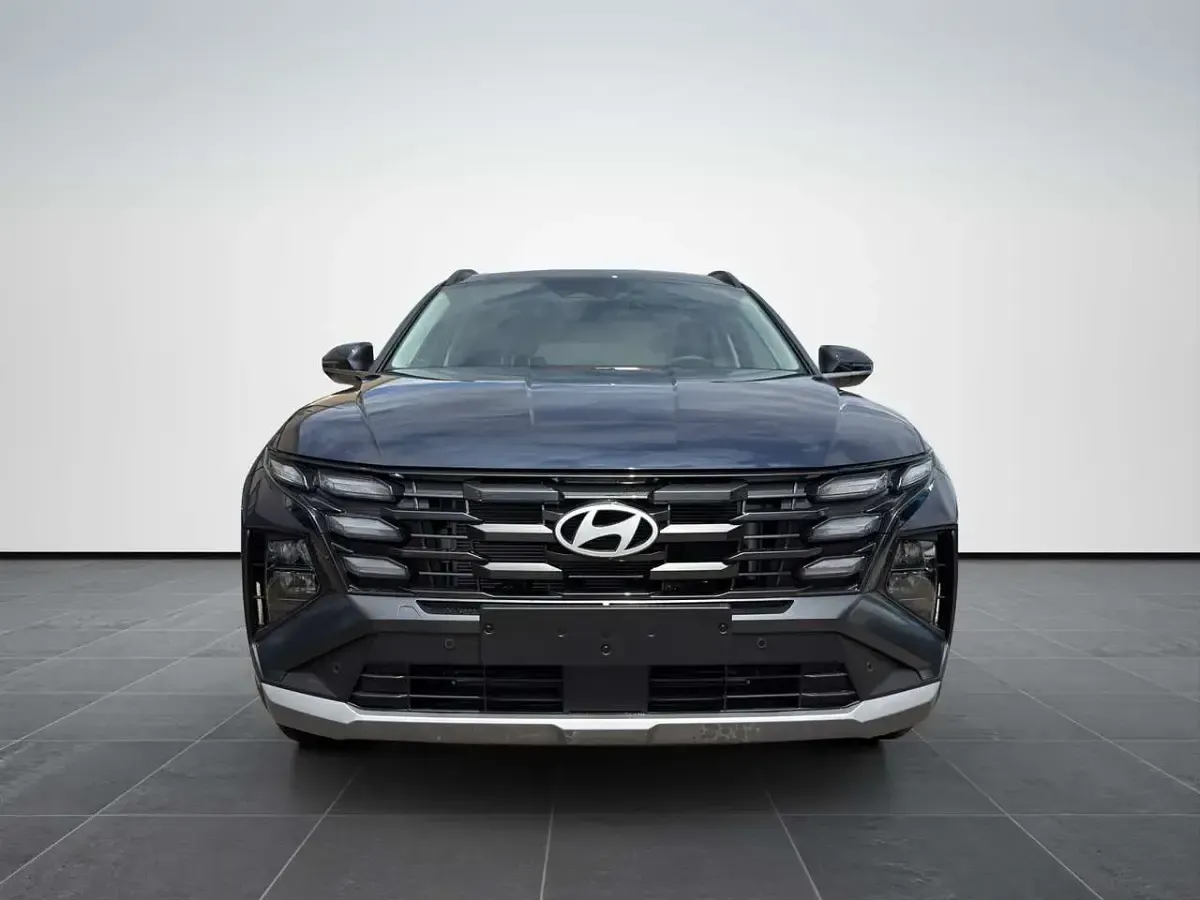 Nuova Hyundai Tucson 179 CV (131 kW) 2026 Sailing blue pearl SUV