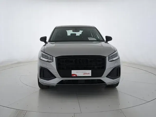 Usata Audi Q2 Business Plus 116 CV (85 kW) 2022 Argento fioretto metallizzato SUV