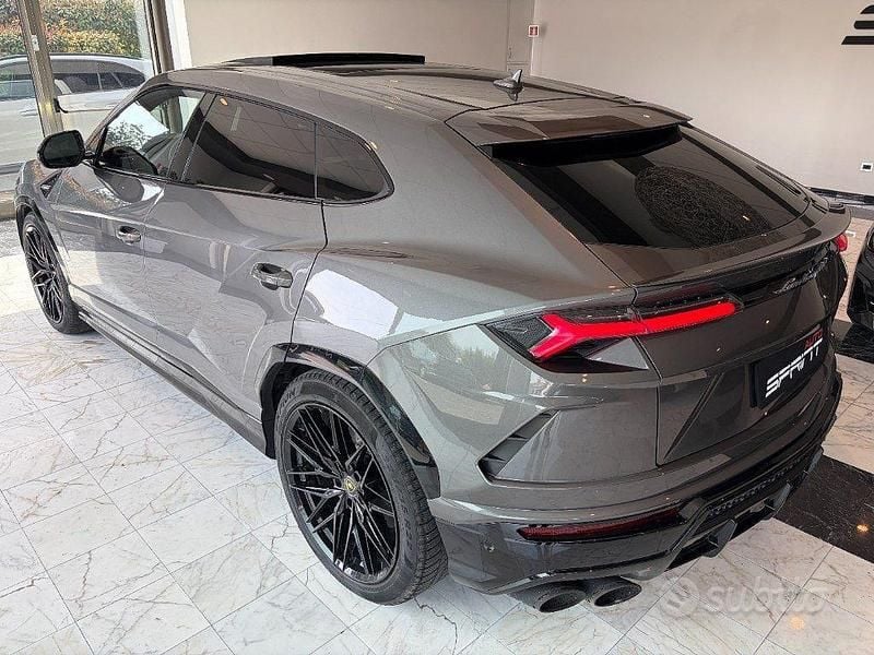 Usata Lamborghini Urus 650 CV (478 kW) 2021 Grigio SUV