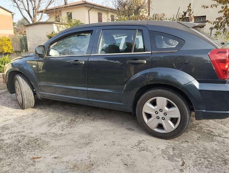 Usata Dodge Caliber SXT 150 CV (110 kW) 2008 Nero Utilitaria