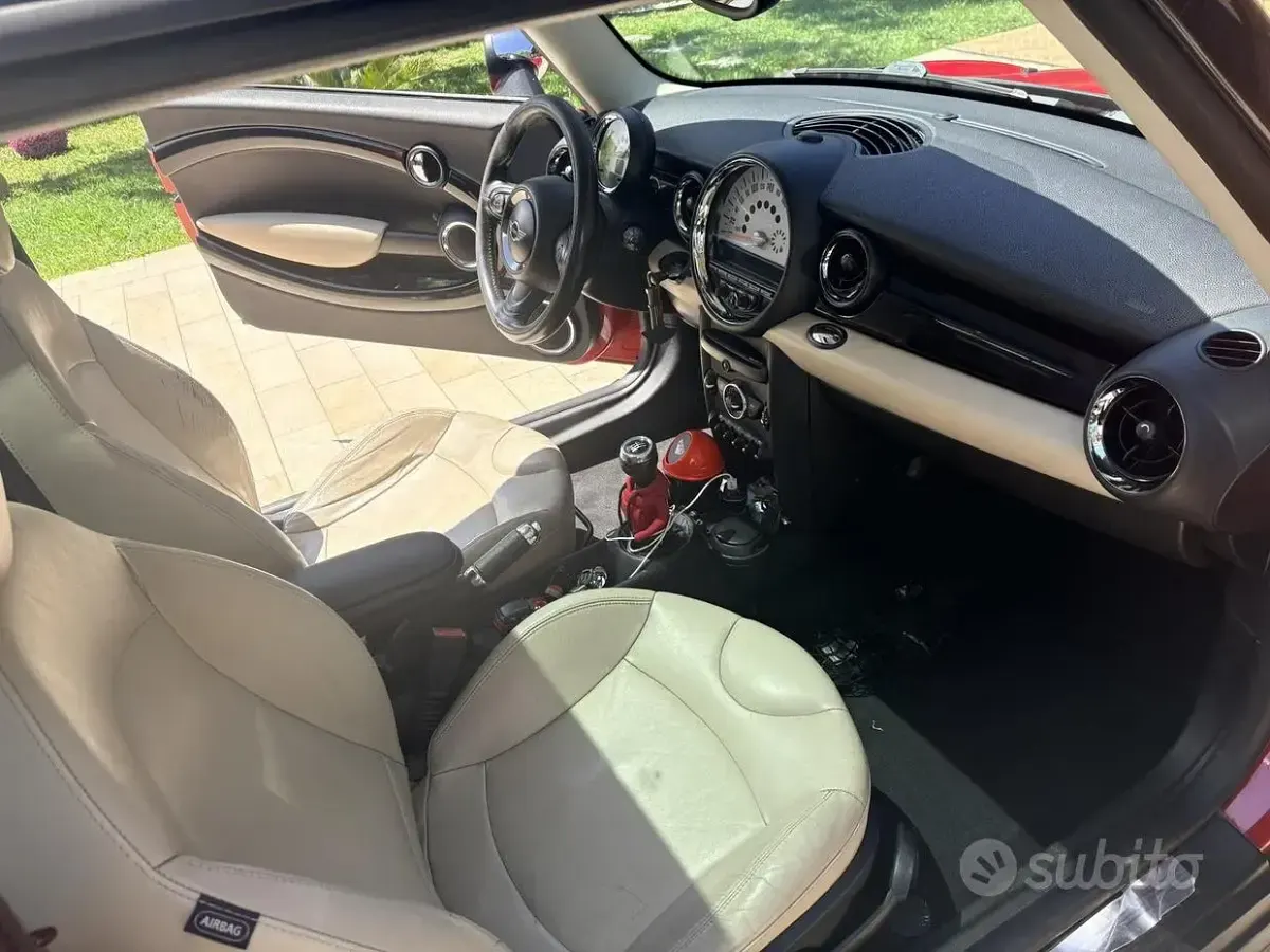 Usata Mini Cooper 112 CV (82 kW) 2011 Rosso Utilitaria