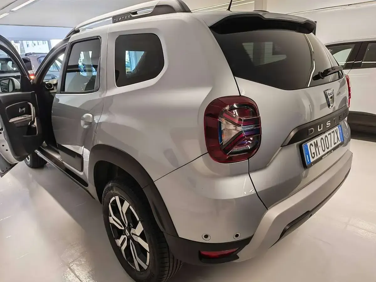 Usata Dacia Duster Journey 150 CV (110 kW) 2023 Argento SUV