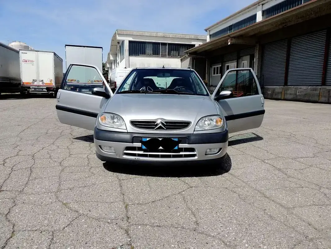 Usata Citroën Saxo 88 CV (64 kW) 2000 Grigio Utilitaria