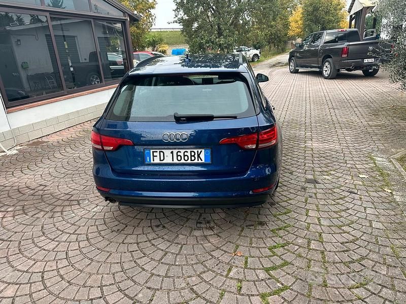 Begagnad Audi A4 Design 150 HK (110 kW) 2016 Blå Kombi
