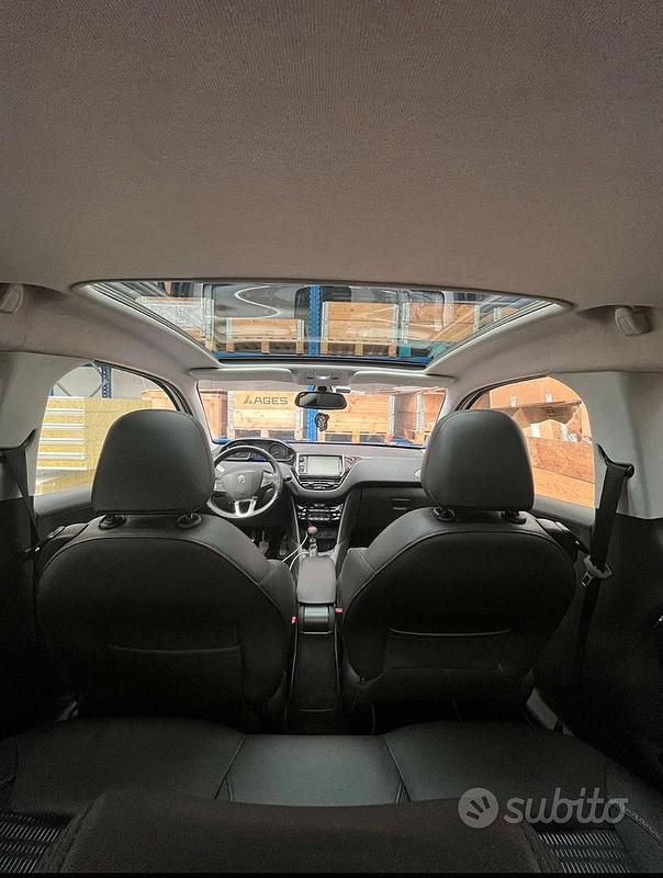 Usata Peugeot 208 Allure 68 CV (50 kW) 2013 Bianco Utilitaria