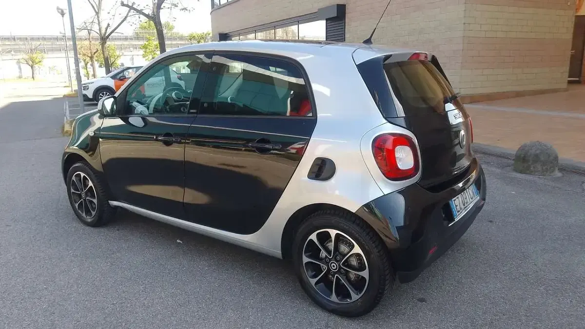 Usata Smart ForFour Passion 71 CV (52 kW) 2015 Other Utilitaria