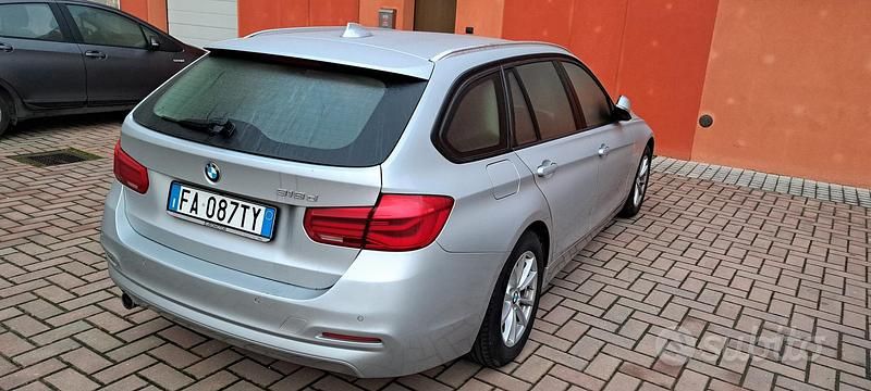 Usata BMW 318 150 CV (110 kW) 2015 Grigio Station wagon
