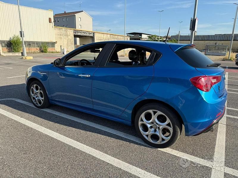 Usata Alfa Romeo Giulietta 120 CV (88 kW) 2018 Blu Utilitaria