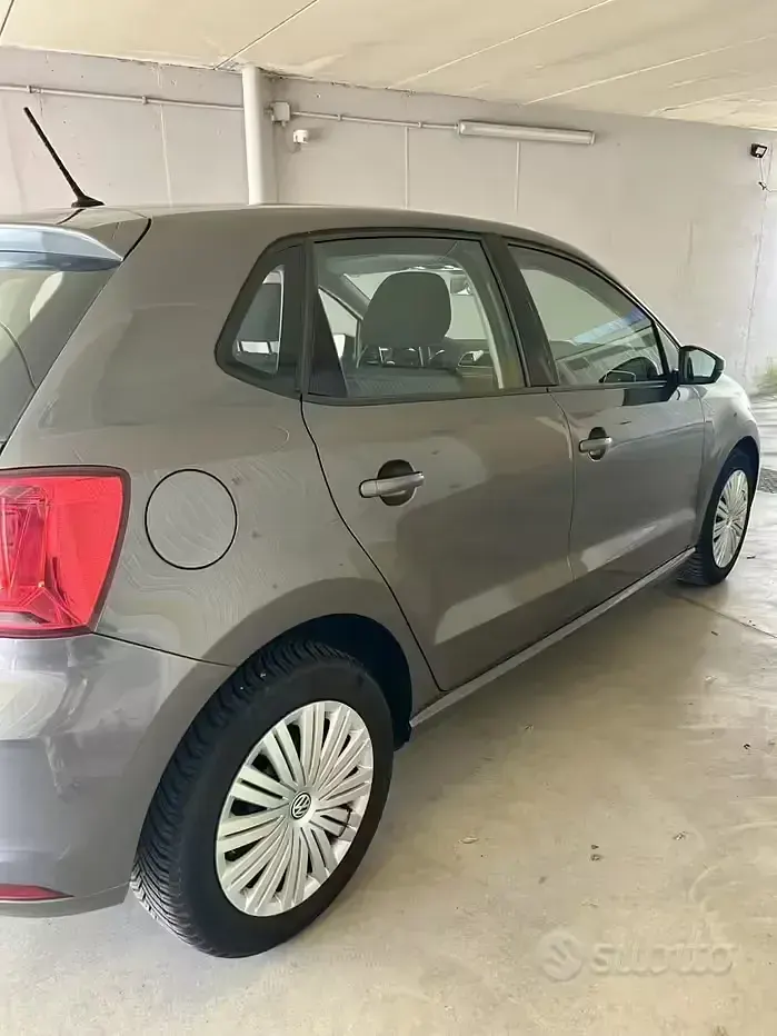 Usata VW Polo 90 CV (66 kW) 2016 Grigio Berlina