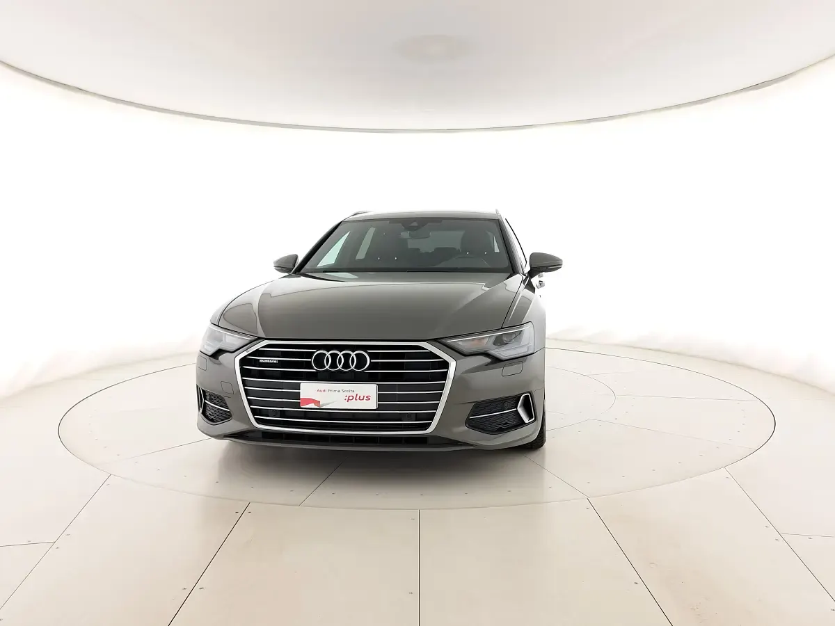 Usata Audi A6 Business Plus 265 CV (194 kW) 2022 Grigio chronos metallizzato Station wagon