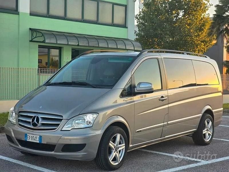 Begagnad Mercedes Viano 163 HK (119 kW) 2011 Brun Minibuss