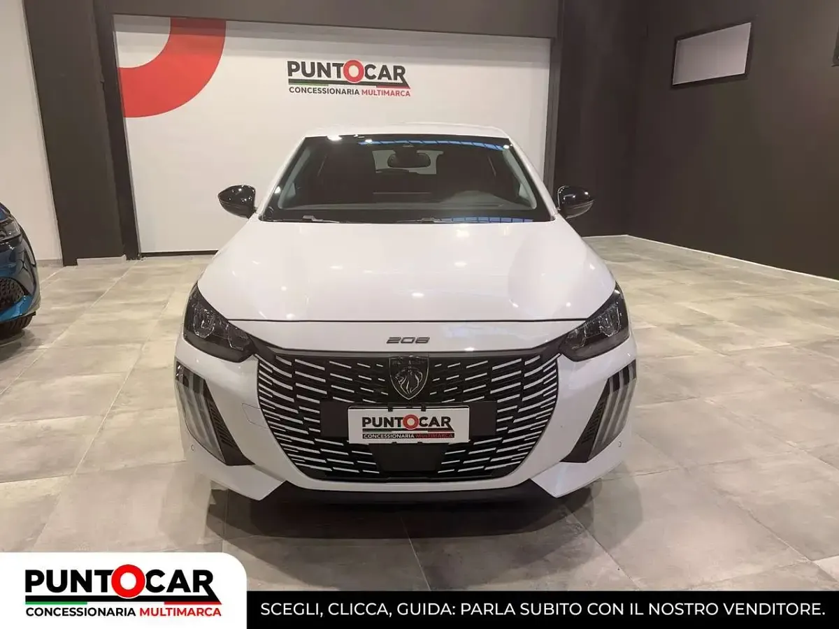 Usata Peugeot 208 Allure 136 CV (100 kW) 2025 Bianco Utilitaria