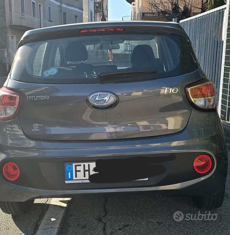 Usata Hyundai i10 83 CV (61 kW) 2017 Grigio Utilitaria