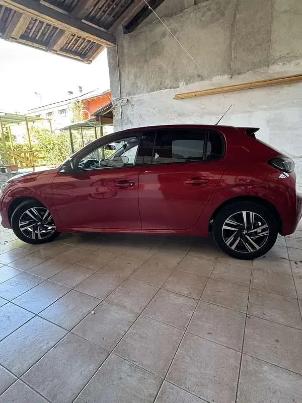 Usata Peugeot 208 Allure 102 CV (75 kW) 2022 Rosso Utilitaria