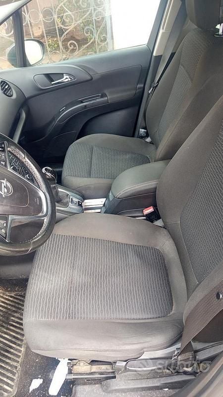 Usata Opel Meriva 101 CV (74 kW) 2016 Nero Monovolume
