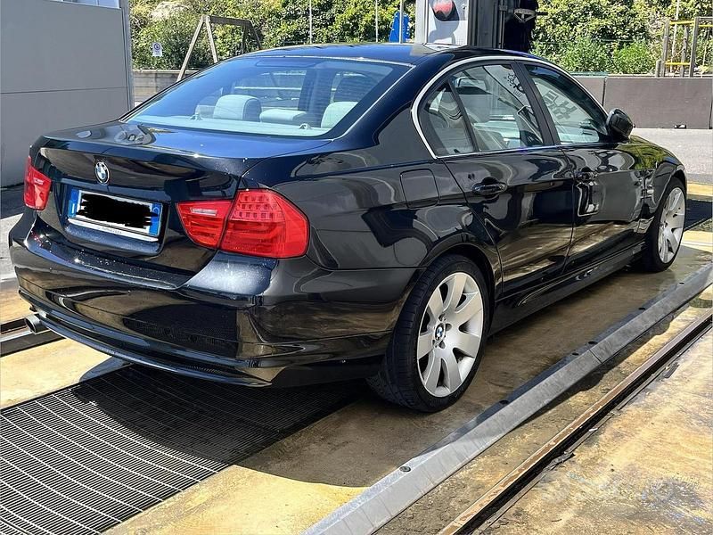 Usata BMW 316 116 CV (85 kW) 2011 Nero Berlina