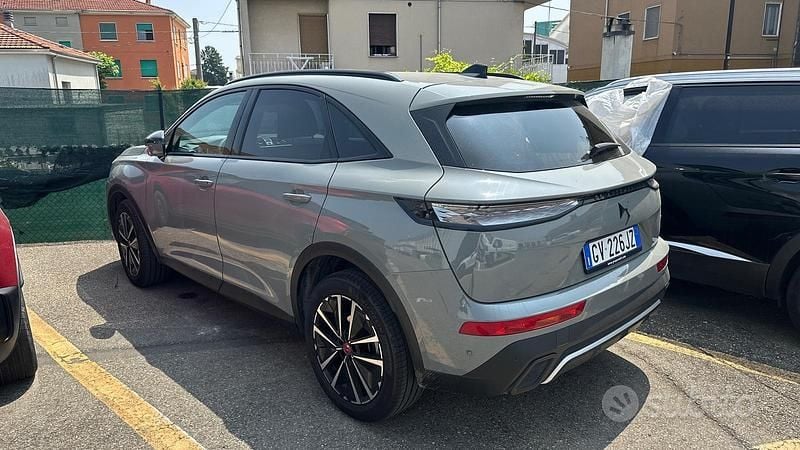 Grigio Usata 2024 DS Automobiles DS7 Crossback Performance Line Plus SUV | 32.000 € (Buon prezzo) - Immagine 1/4