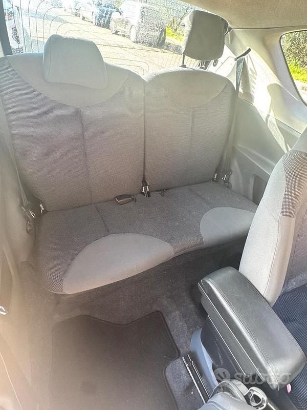 Usata Peugeot 107 68 CV (50 kW) 2007 Blu/azzurro Utilitaria