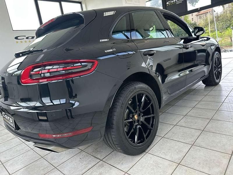Używany Porsche Macan Black Edition 252 KM (185 kW) 2017 Czarny SUV