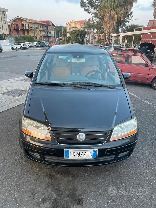 Usata Fiat Idea 95 CV (69 kW) 2004 Monovolume