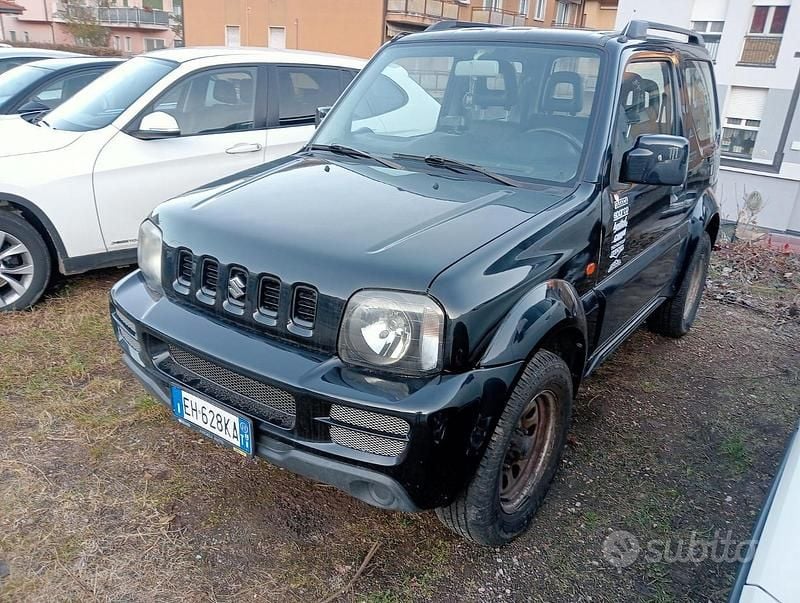 Nero Usata 2011 Suzuki Jimny SUV | 11.900 € (Ottimo prezzo) - Immagine 1/4