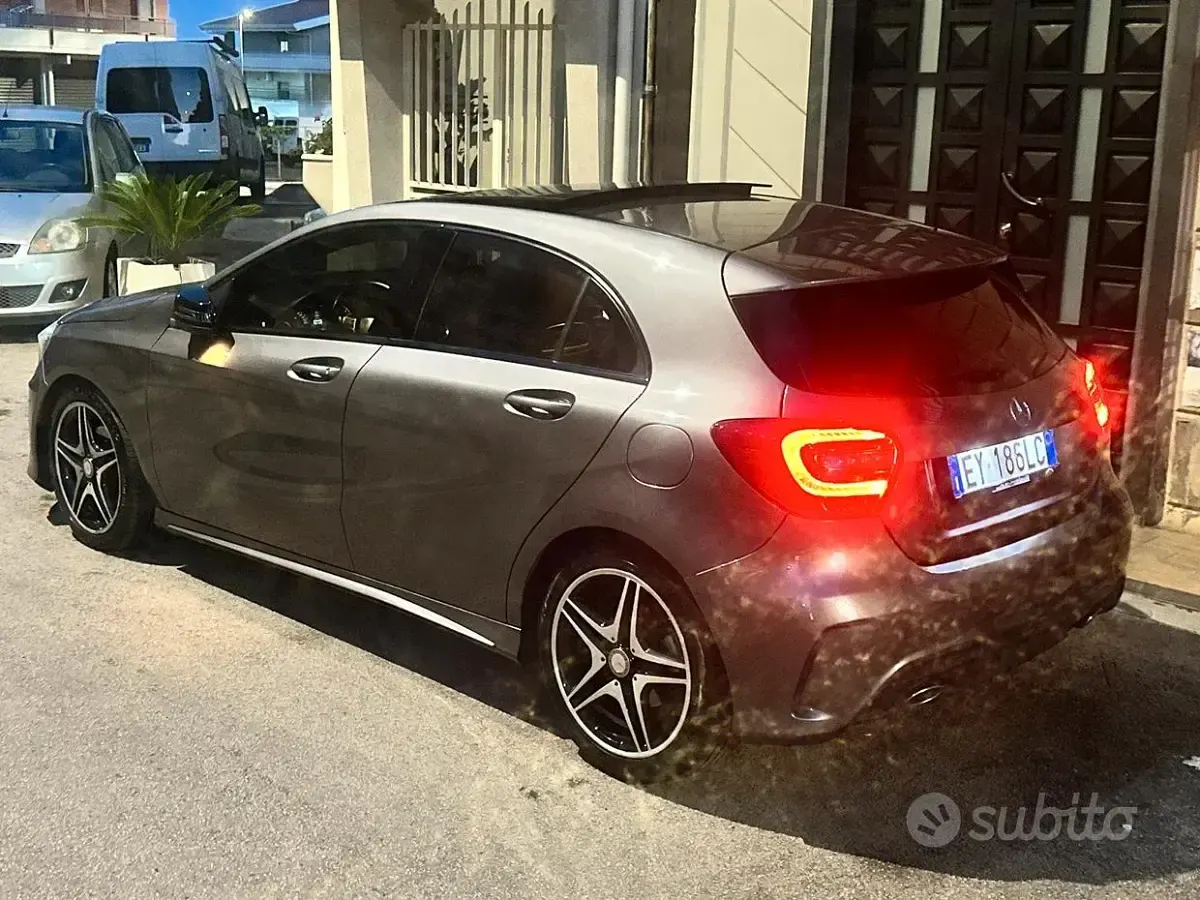 Usata Mercedes A180 AMG 109 CV (80 kW) 2015 Grigio Utilitaria